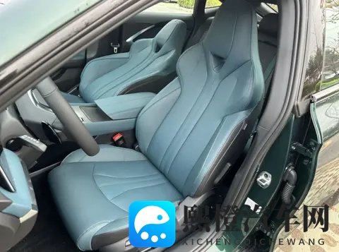 承认吧！一体式运动座椅其实一点都不舒服-3