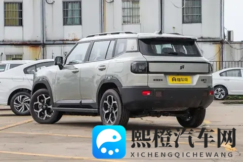 方盒子造型+插混动力,试驾捷途山海T1,家用、越野两不误!-3