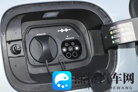 方程豹钛7:适合家用的中大型SUV,方方面面都能打?-3