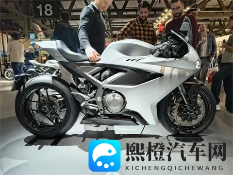 诺顿复活首发之作！曼岛TT传奇后裔Manx R实力几何？-2