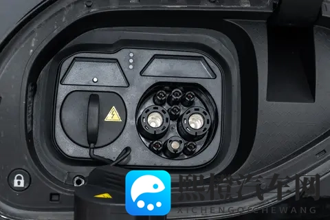 阿维塔06 2025款Ultra增程版：豪华、智能与实用兼备，适合年轻人-3