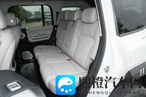 卷疯了!3299 万起的 “方盒子”,竟有劳斯莱斯音响 + 华为 ADS40-2