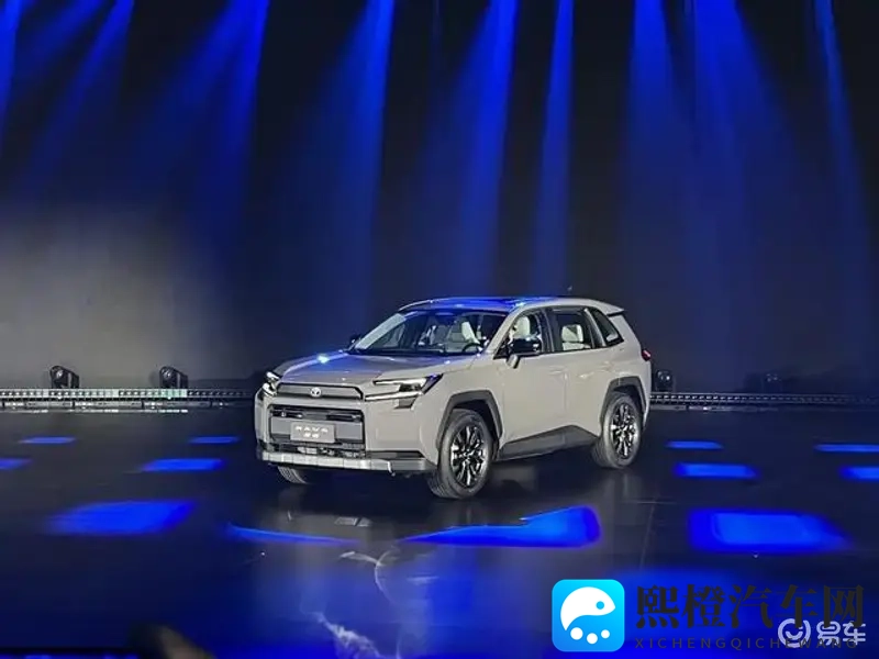 新国产丰田RAV4荣放在广州车展首发，外观帅气，即将上市-1