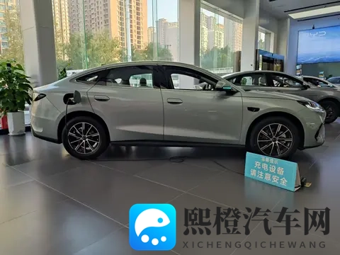 26款海豹06DM-i到店，配海域白配色+海盐灰内饰，续航128km+怀挡-3