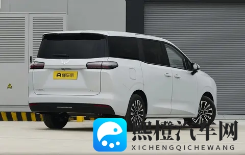 家用MPV新标杆?五菱星光730:真7座+电动侧滑门,细节满分-3