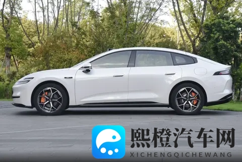 13万级纯电家轿的硬核较量,长安启源A06对比小鹏MONA M03,选谁?-1