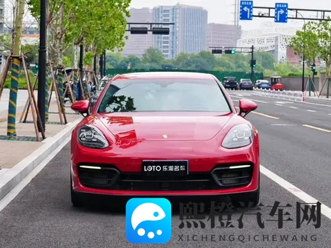 5万公里出头车况精品,64万多拿下21年红色保时捷Panamera-3