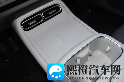 800V+6C闪充+无框车门,续航超600km,这款中型车值得等?-3