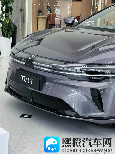 极氪007GT的紫色车漆如何打动女人，让男人看了都说好？-3