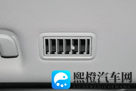 五菱星光730 PHEV：综合续航1100km，家用MPV选它如何？-2