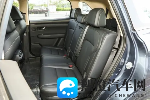 1198 万起，230km 超长续航，还能带四驱？三代蓝电E5 PLUS 值得一看-3