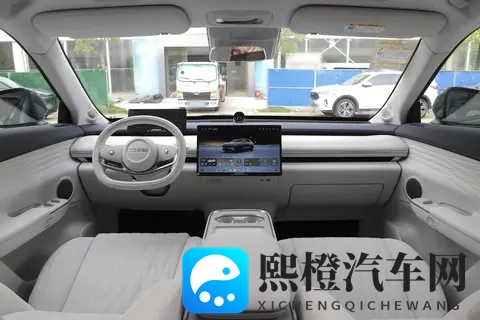 18万买C级SUV,轴距3米,油耗4L,还有空悬+CDC!-3