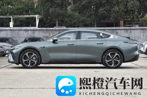 2025款星纪元ES纯电：续航700km，800V补能，真香-3