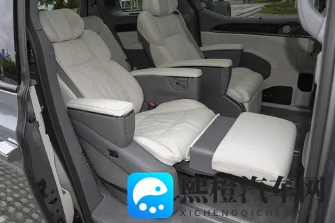 家用MPV推荐极氪009：全家都夸的空间大平层，还有红绿灯计时-1