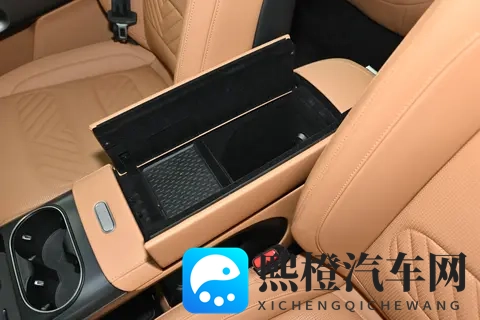 十多万买豪华插混?smart精灵#5 EHD3 屏联动 + 真皮座椅,家用够实在-3