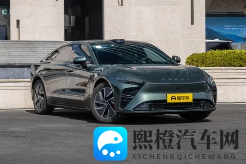 11月买车正当时！超能智享美学轿跑星纪元ES，该买的版本都在这儿-2