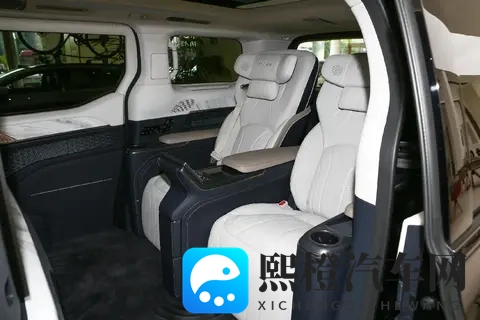 极氪009宜商宜家,大空间纯电MPV,续航900公里,轴距3205毫米-2