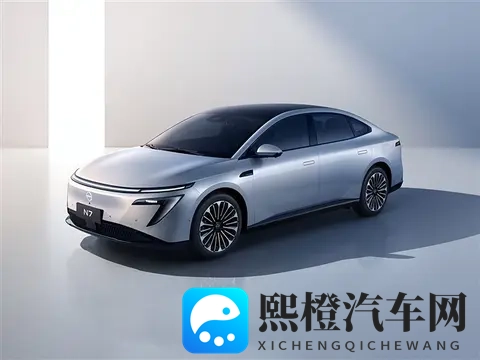 美女不穿衣服APP：汽车科技跨界奇遇：APP让驾驶更精彩-2