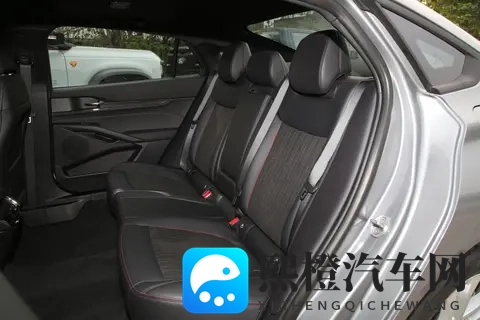 15 万内合资 B 级车有 254 马力?蒙迪欧实测够劲吗-2