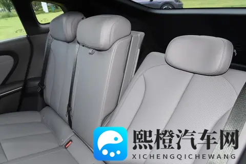 12万预算想买家轿,可以看看这款,轴距2922mm,空间大又实用-1