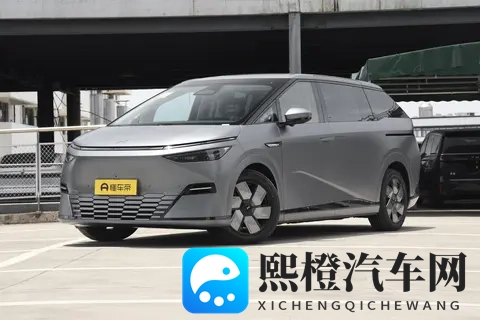 2025 款小鹏 X9 纯电版实车曝光!无图智驾,MPV 也能好开?-3