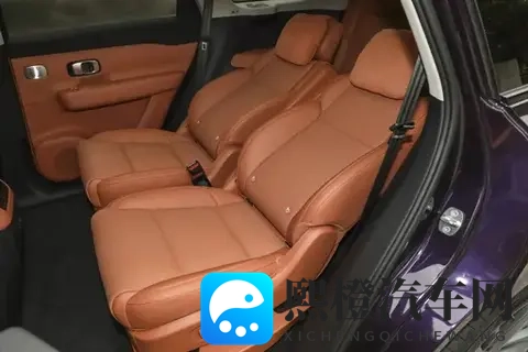 增购家用车别乱选!这台6座大空间SUV,零跑C16实测比MPV都实用-2