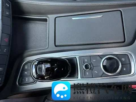 16万不到，入手准新一手凯迪拉克CT5，要面儿还得看它！-2