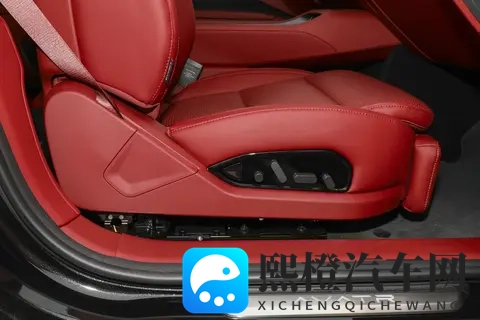 阿维塔12四激光版试驾体验：30万级豪华轿车的实用之选-3