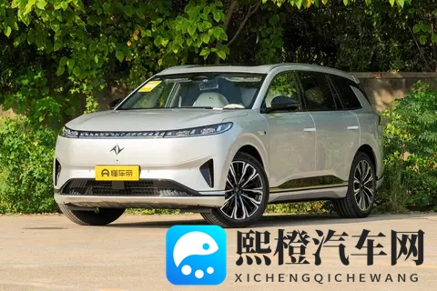 东风eπ008五座版:设计大气、空间宽敞、配置丰富,值得一看-3