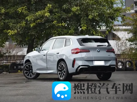 宝马这款中型SUV不足40万,轴距看齐X5配曜夜运动套件,搭载20T-2