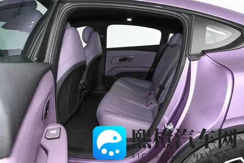 15万级科技配置狂魔，把好东西全堆车上，深蓝L06够诚意吗？-3