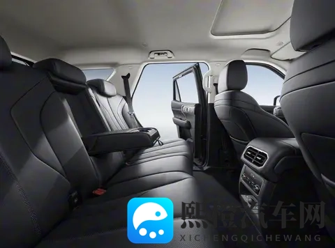 又一国产硬派SUV,最小离地间隙224mm,升级智驾座舱,2498万起-2