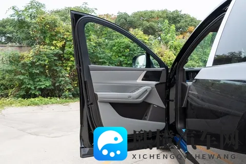 家庭出行的可靠伙伴：腾势N8L深度体验分享-2