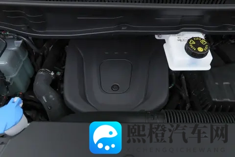 配HUD+23个扬声器,这台2858万的MPV车型实力如何?-3