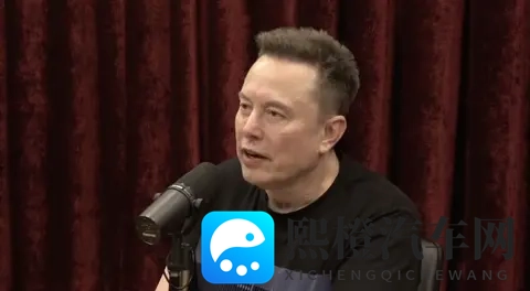 马斯克剧透特斯拉四款AI芯片!无人出租拿掉方向盘明年量产-1