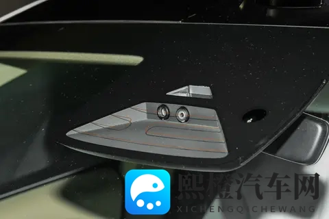 长安启源A06掀桌子了   车长4885mm配双叉臂悬挂   1199万起步即高配？-1