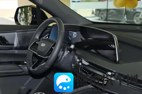 凯迪拉克XT5车机实测:33寸巨屏 + 8155芯片,比手机还好用?-1