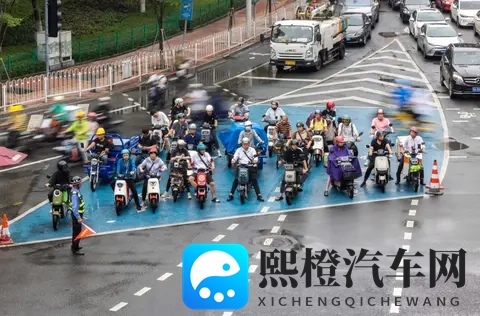 摩托车究竟能不能走非机动车道,参考汽车分析会得出什么结论呢?-1