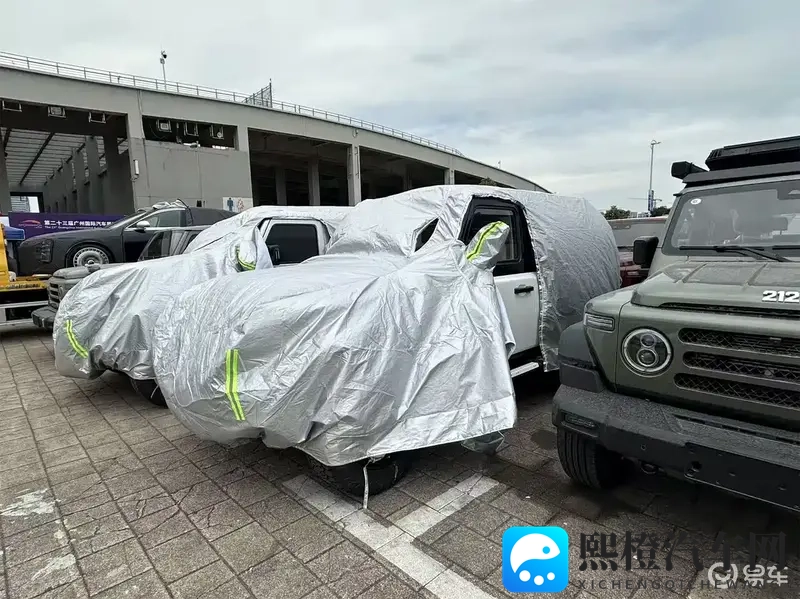 212 T01 60周年纪念版和皮卡版车型将亮相-1