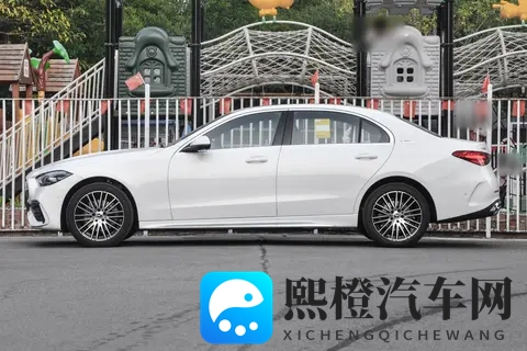 30 万级豪华轿车怎么选?2025 款奔驰 C 级选买手册-2
