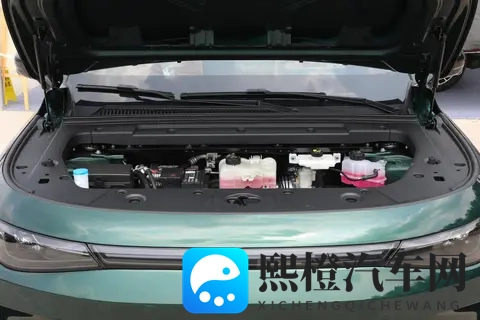 17万买6座车,选零跑C16纯电版,续航630km,空间大-2