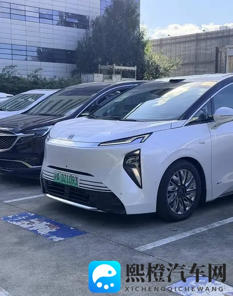 尺寸超腾势D9，插混纯电任选，别克至境世家实车现身街头-1