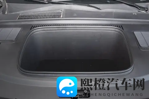 体验2025款星纪元ET纯电版 Max城区辅助驾驶：科技与舒适并存-3