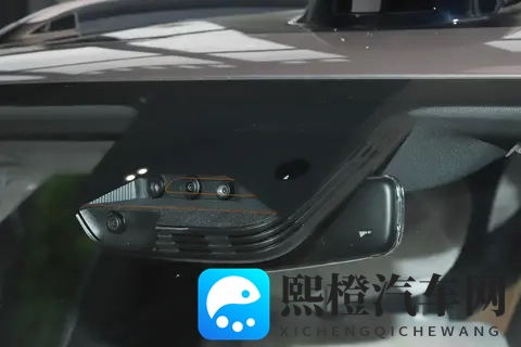 奔驰设计+吉利混动，17万买中型SUV，家用太香了！-3
