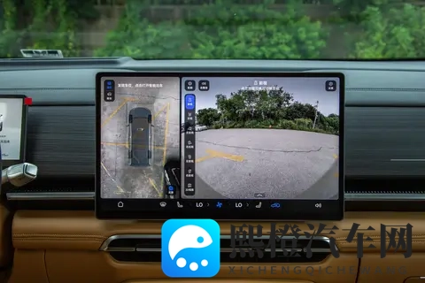 插混中大型MPV,15T插混动力+四驱,体验26款岚图梦想家-1