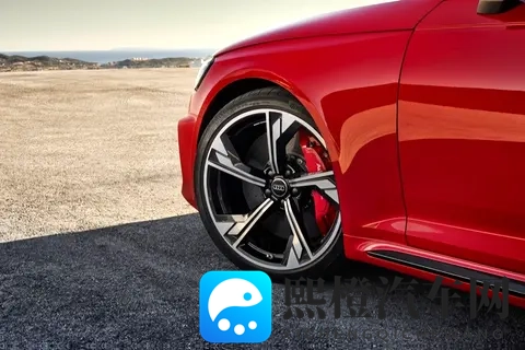 2026 款 AMG C 43 4MATIC 官降背后:奔驰 AMG 品牌的市场竞争策略解析-1