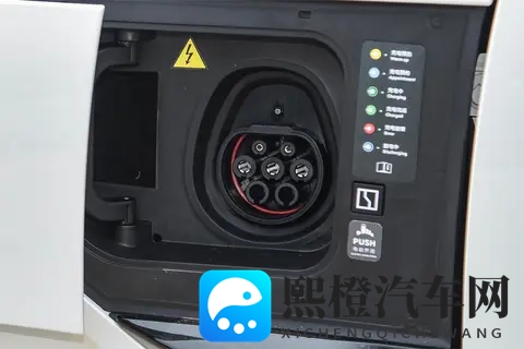 豪华MPV选购分析：极氪009的安全性、实用性和娱乐性如何？-1