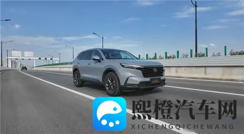 兔女郎爽 好紧 宝贝别夹大巴：全新车型惊艳亮相，安全性能领跑汽车界-3