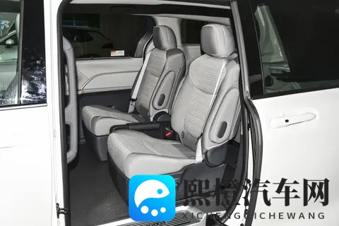 美女插插：智能驾驶新潮流，语音助手引领未来驾驶体验-2