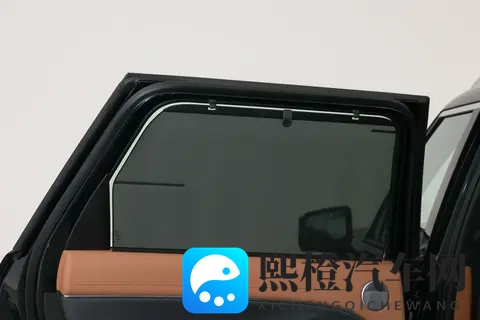 家庭 7 座务实选！帕里斯帝：10 气囊 + 1000km 续航，27 万进口够值吗？-3